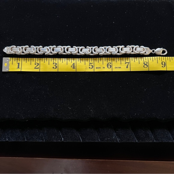 Silver 9” bracelet. Pre-owned. Unisex - Picture 4 of 8